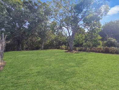 2/1 each side CBS duplex on a large and private lot! Occpied on - photo 12