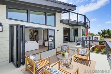 Commandingly perched in coveted Bay Park, this extraordinary - photo 12