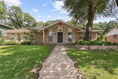Lake Home Sale Pending in Azle, Texas