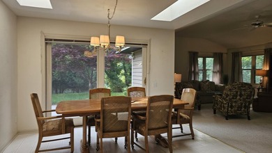 Well-maintained, handicap-accessible condo featuring 2 bedrooms - photo 4
