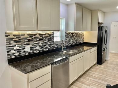 Flour Bluff District presents an impressive three-bedroom - photo 8