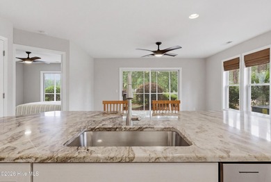 Beautifully renovated ground floor unit with fairway views of - photo 9