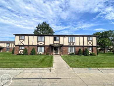 Lake Condo For Sale in Saint Clair Shores, Michigan