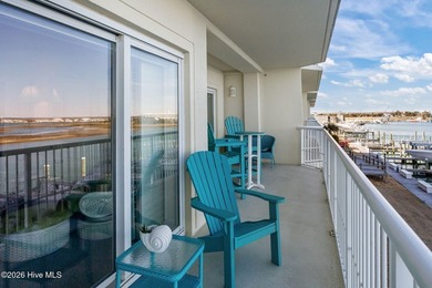 MOVE-IN READY waterfront condo. SOLD SEPARATELY: PRIVATE BOAT - photo 22