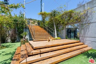 A sanctuary above the sea, this extraordinary architectural - photo 27