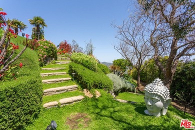 A sanctuary above the sea, this extraordinary architectural - photo 29