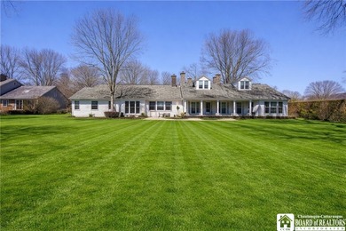 4 bedroom, 4 bath home set on a quiet street with an impressive - photo 3