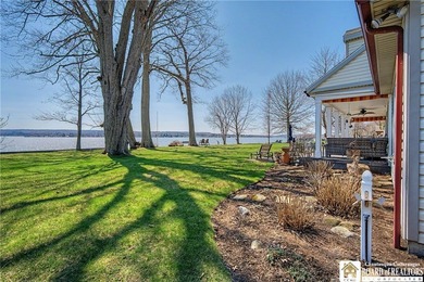 4 bedroom, 4 bath home set on a quiet street with an impressive - photo 6