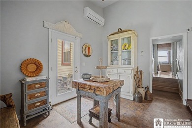 4 bedroom, 4 bath home set on a quiet street with an impressive - photo 7