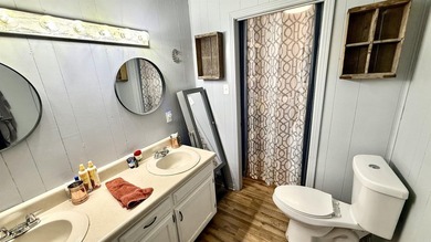 Fully renovated lakefront retreat on Lake Conway! This - photo 15