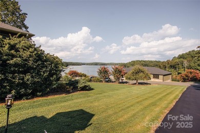 BEAUTIFUL 4 BEDROOM HOME WITH SPECTACULAR GOLF COURSE AND LAKE - photo 5