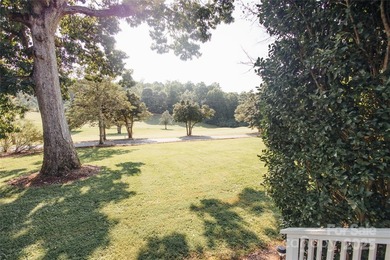 BEAUTIFUL 4 BEDROOM HOME WITH SPECTACULAR GOLF COURSE AND LAKE - photo 8