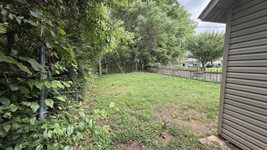 Fully renovated lakefront retreat on Lake Conway! This - photo 20