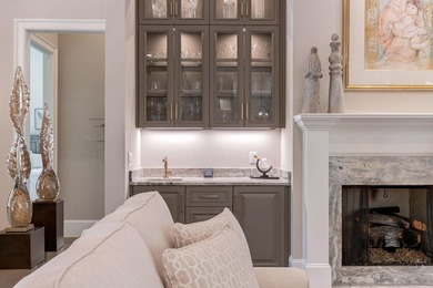 IMPECCABLY MAINTAINED CUSTOM HOME IN THE COVETED PARROTTS POINT - photo 9