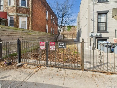 Rare opportunity to acquire a vacant residential lot in the - photo 1