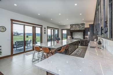 Built to perfection in 2024, this rare 6,000+ sq/ft mountain - photo 5