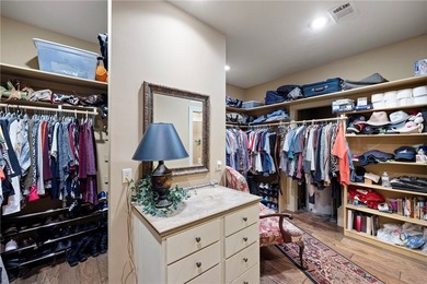 Tucked away in peaceful seclusion, this stunning executive home - photo 22