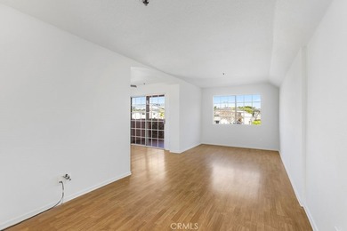 Rare offering! This beautifully maintained single-story 3 - photo 6