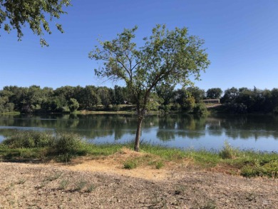 Lake Lot For Sale in Homedale, Idaho