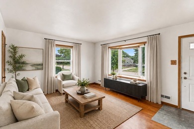Welcome home to this well-maintained split 4-bedroom - photo 6