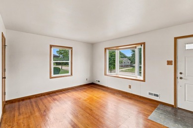 Welcome home to this well-maintained split 4-bedroom - photo 9