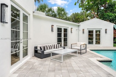 This luxurious Miami Beach estate presents a seamless blend of - photo 16
