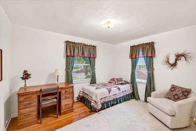 Northeast side ranch in move-in condition! Hard wood floors in - photo 23