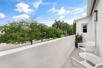 This luxurious Miami Beach estate presents a seamless blend of - photo 27