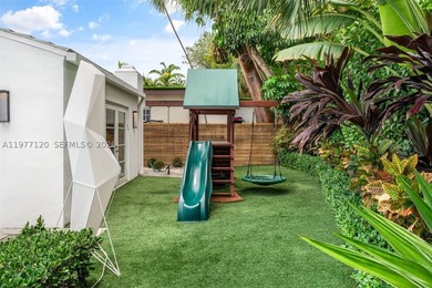 This luxurious Miami Beach estate presents a seamless blend of - photo 37