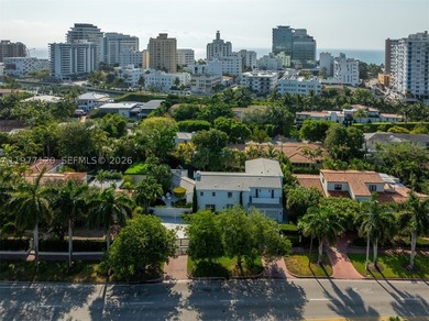 This luxurious Miami Beach estate presents a seamless blend of - photo 40