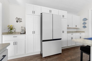 Welcome to 333 Limerock Street, where completely renovated - photo 10