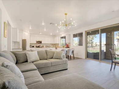 Enjoy the best of indoor-outdoor living in this bright 3-bedroom - photo 14