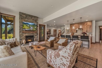 Nestled within The Idaho Club, The Oxbow offers an exclusive - photo 23