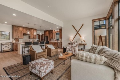 Nestled within The Idaho Club, The Oxbow offers an exclusive - photo 24