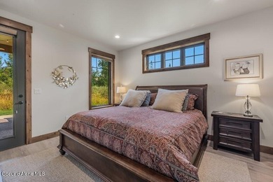 Nestled within The Idaho Club, The Oxbow offers an exclusive - photo 33