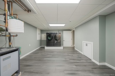 Welcome Home To This Incredible & Fully Renovated Waterfront - photo 34