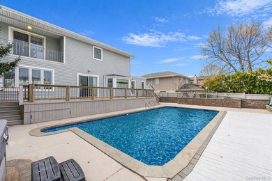 Welcome Home To This Incredible & Fully Renovated Waterfront - photo 38