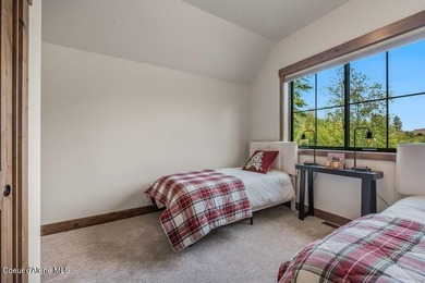 Nestled within The Idaho Club, The Oxbow offers an exclusive - photo 45