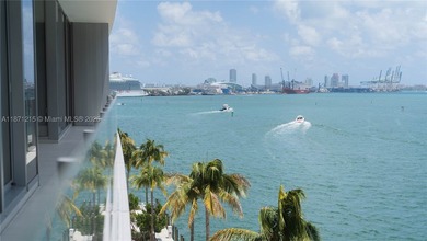 Largest Split Floor plan, Fully Furnished 2 bedrooms + DEN, 3 - photo 2