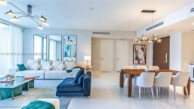Largest Split Floor plan, Fully Furnished 2 bedrooms + DEN, 3 - photo 4