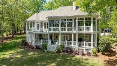 GORGEOUS GOLF COURSE VIEWS ABOUND IN THIS UPDATED, MOVE-IN READY - photo 4