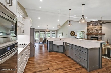 Golf-Front Luxury in Fairfield Glade | 3-Car Garage | One-Level - photo 11