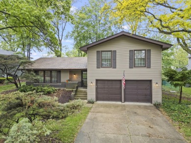 Lake Home Sale Pending in Glen Ellyn, Illinois