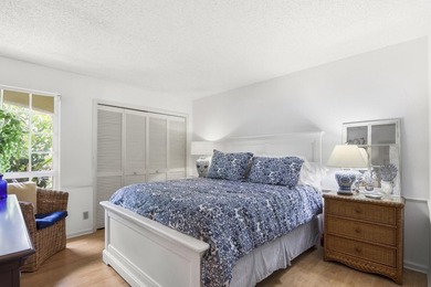 Experience the pinnacle of Wellington living in this Vista Del - photo 15