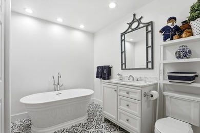 Experience the pinnacle of Wellington living in this Vista Del - photo 17