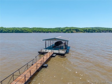 Nice, well maintained lake front home with fantastic main - photo 22