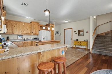 Beautiful home in Medicine Park's Granite Ridge Addition. This 3 - photo 4
