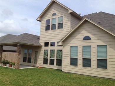 A rare opportunity to own this beautifully maintained 4 bedroom - photo 2