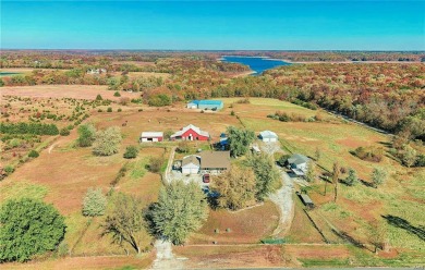 Mark Twain Lake Home For Sale in Stoutsville Missouri