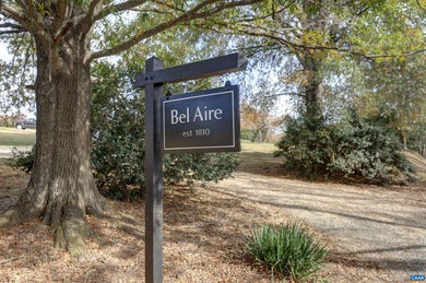 Bel Aire - Elegant and timeless, this stately 1810 Federal-style - photo 3